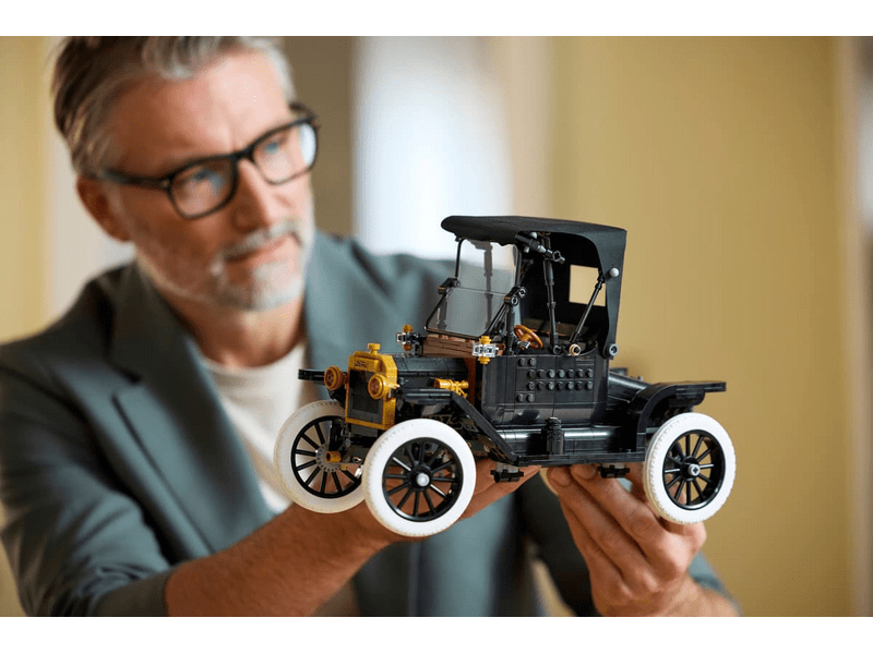 LEGO® Icons Ford Model T (11376)