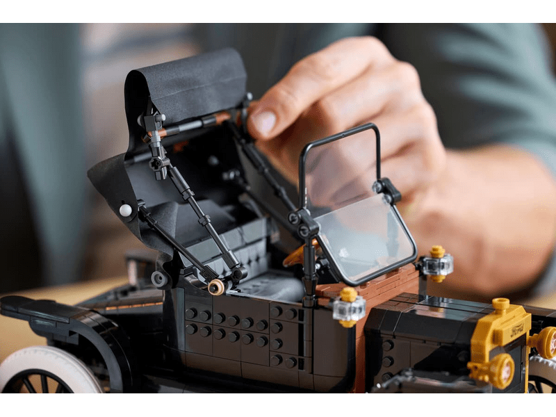 LEGO® Icons Ford Model T (11376)