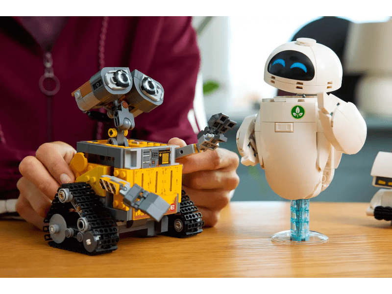 LEGO® ǀ Disney i Pixar WALL-E i EVA (43279)