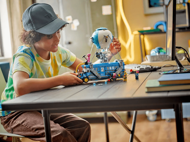 LEGO® Fortnite Battle Bus (77073)