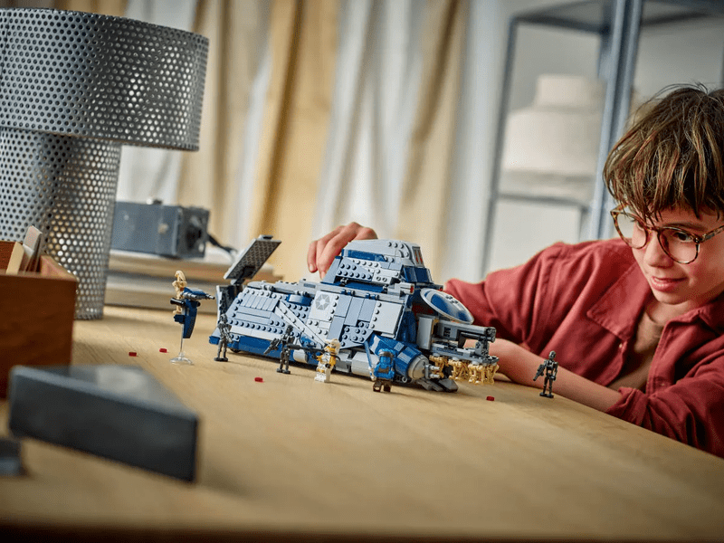 LEGO® Star Wars™ A szeparatisták MTT™ csapatszállítója a feluciai csatában (75435)