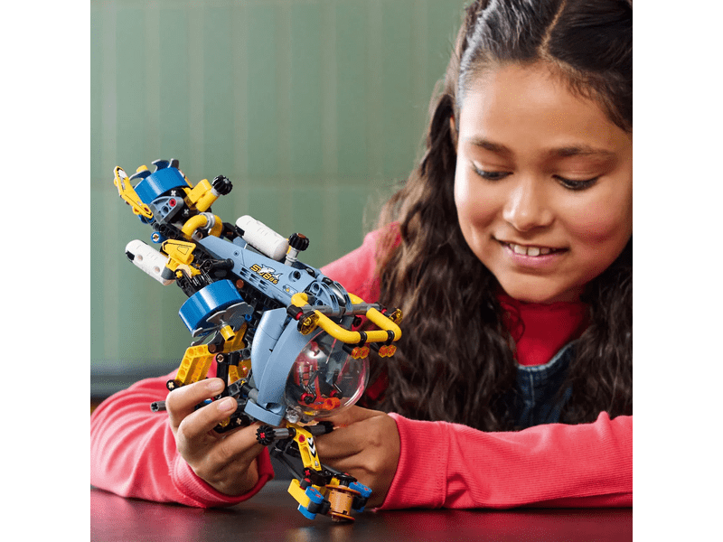 LEGO® Technic Podmornica za istraživanje morskih dubina (42201)