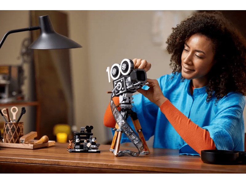 LEGO® Disney Kamera Walt Disney tiszteletére (43230)