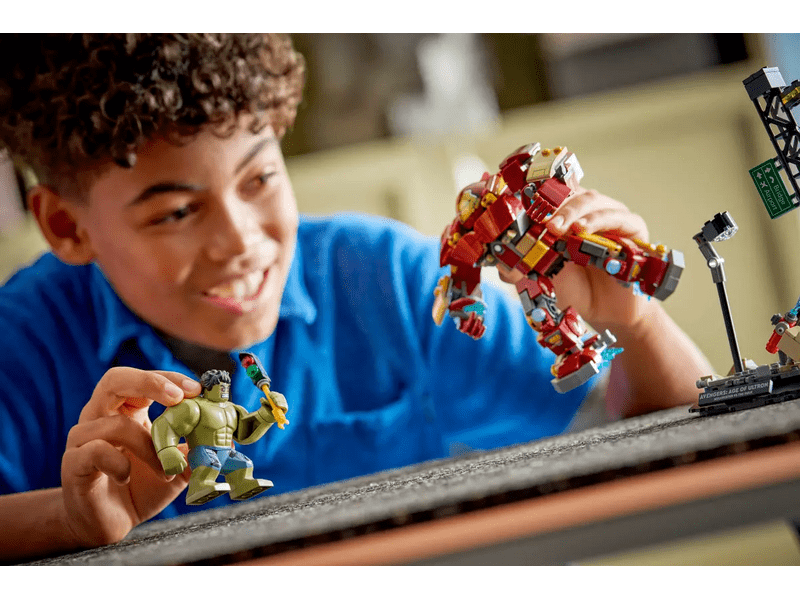 LEGO® Marvel Hulkbuster és Hulk óriási csatája (76343)