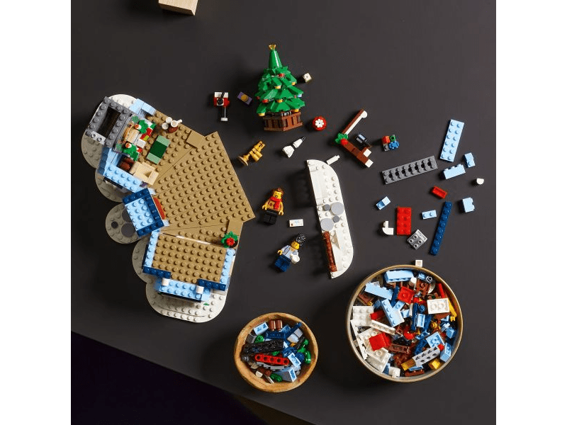 LEGO® Icons A Mikulás látogatása (10293)