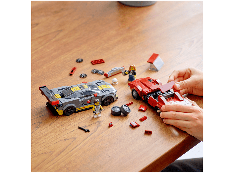LEGO® Speed Champions Chevrolet Corvette C8.R Race Car és 1969 Chevrolet Corvette (76903)