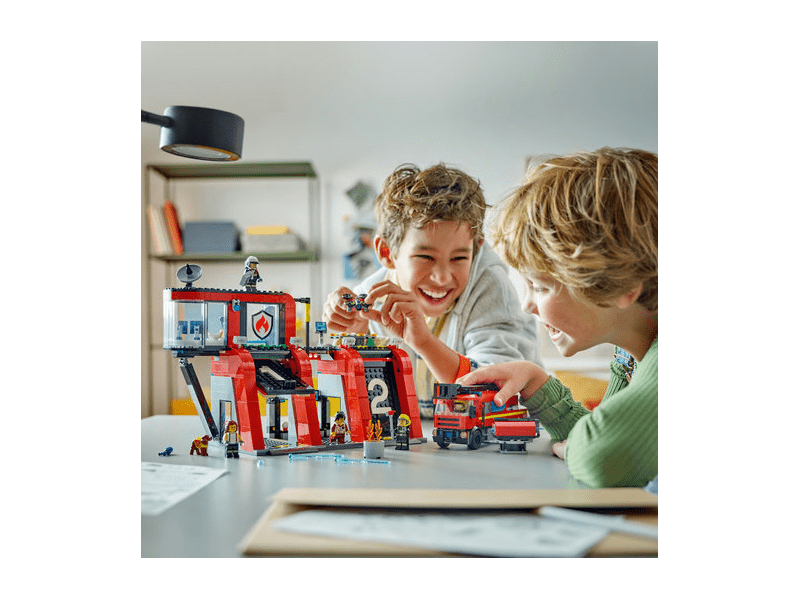 LEGO® City Vatrogasna postaja s vatrogasnim vozilom (60414)