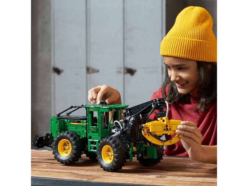 LEGO® Technic John Deere 948L-II Skidder (42157)