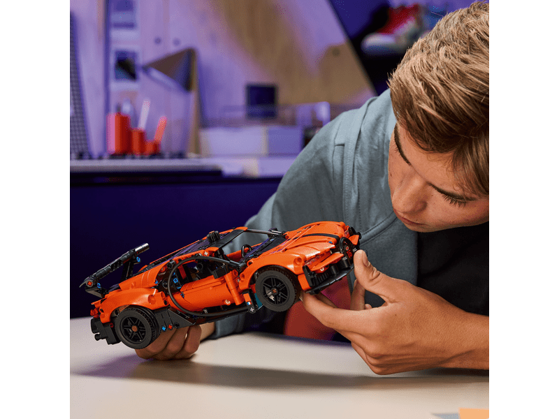 LEGO® Technic Bugatti Chiron Pur Sport hiperautó (42222)