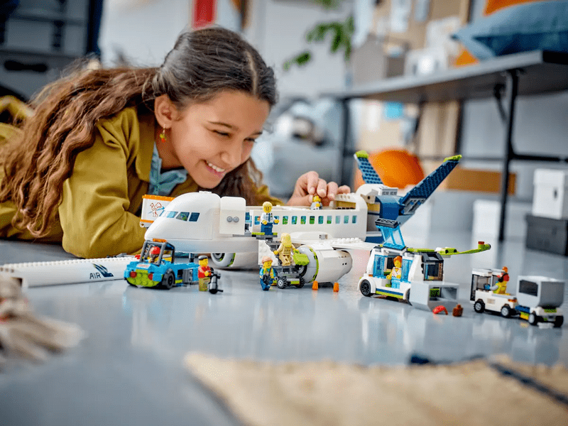 LEGO® City Utasszállító repülőgép (60367)