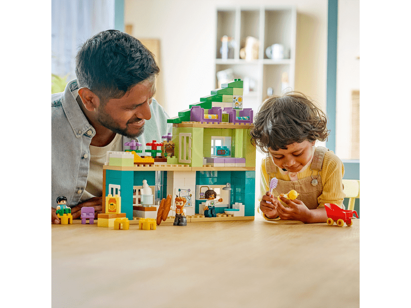 LEGO® DUPLO® Town 3 az 1-ben modern családi ház figurákkal (10470)