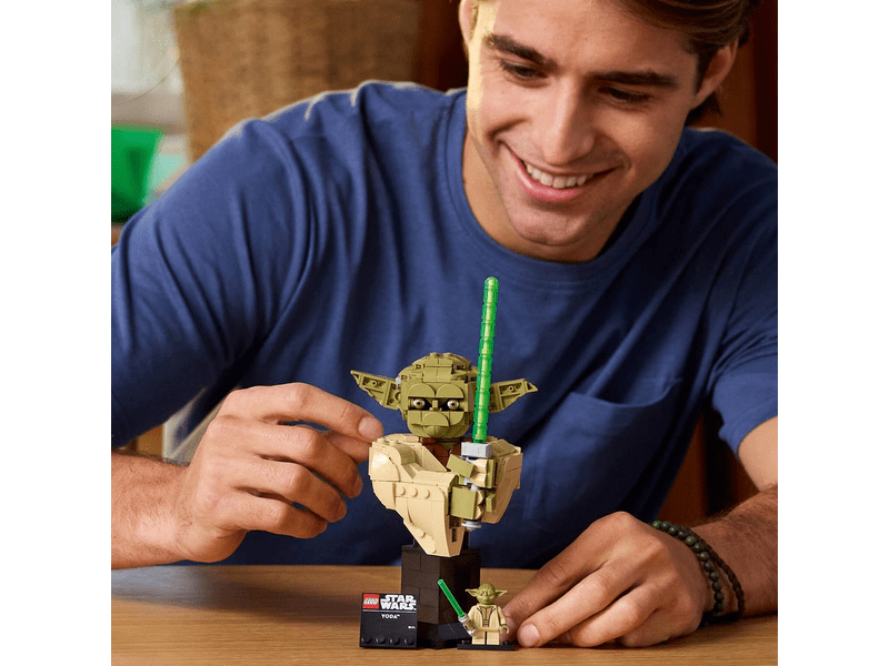 LEGO® Star Wars™ Yoda™ mellszobor (75438)