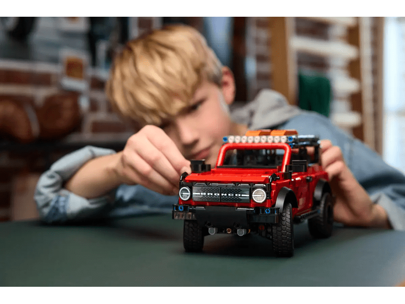 LEGO® Technic Ford Bronco® SUV (42213)