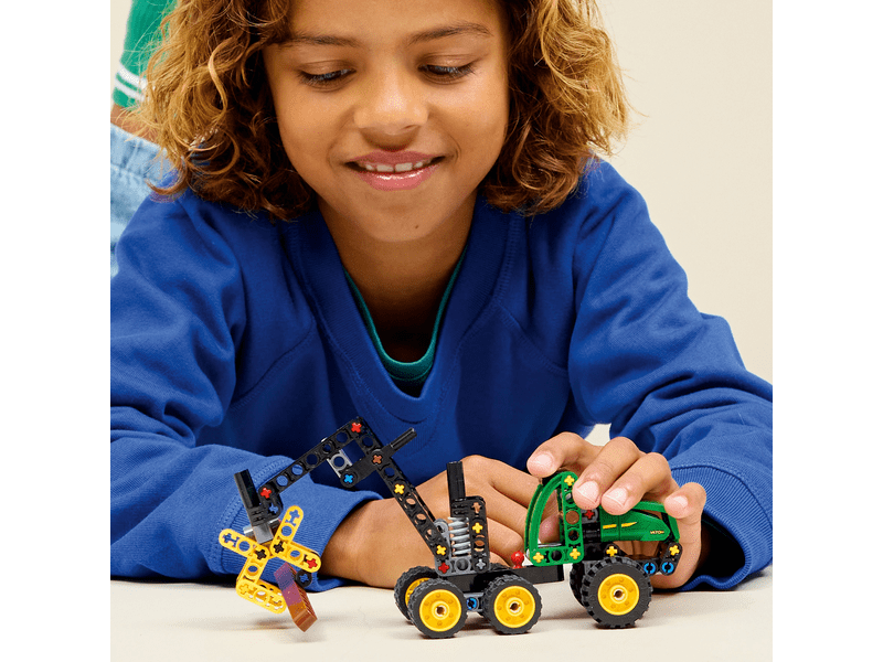 LEGO® Technic John Deere 1470H kerekes betakarítógép (42218)