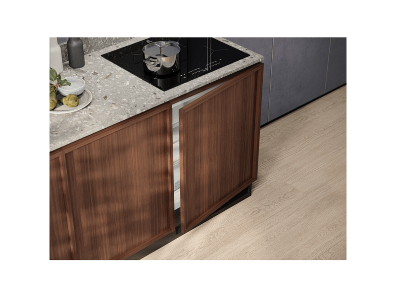 Electrolux LXB2AE82S Beépíthető egyajtós hűtőszekrény