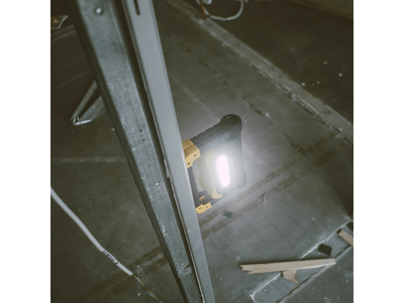 Reflektor akkumulátoros 2x1000 lumen