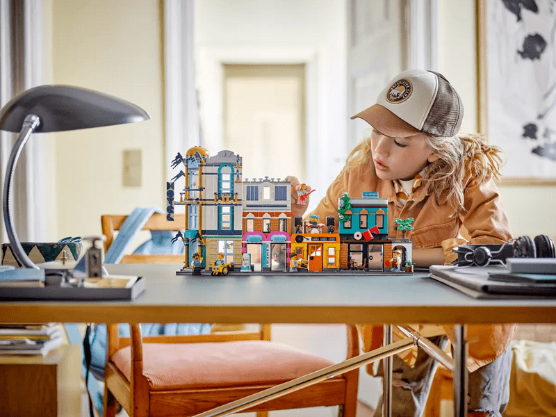 LEGO® Creator 3 az 1-ben Főutca (31141)