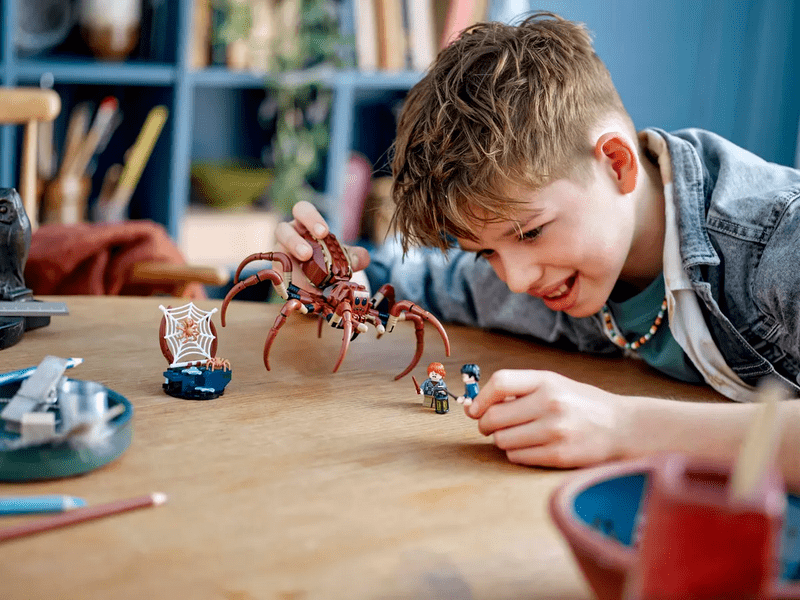 LEGO® Harry Potter™ Aragog u Zabranjenoj šumi™ (76434)
