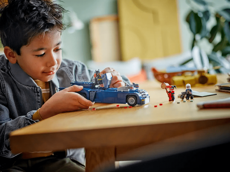 LEGO® DC Batman™: Batman™ és a Batmobile™ vs. Harley Quinn™ és Mr. Freeze™ (76274)