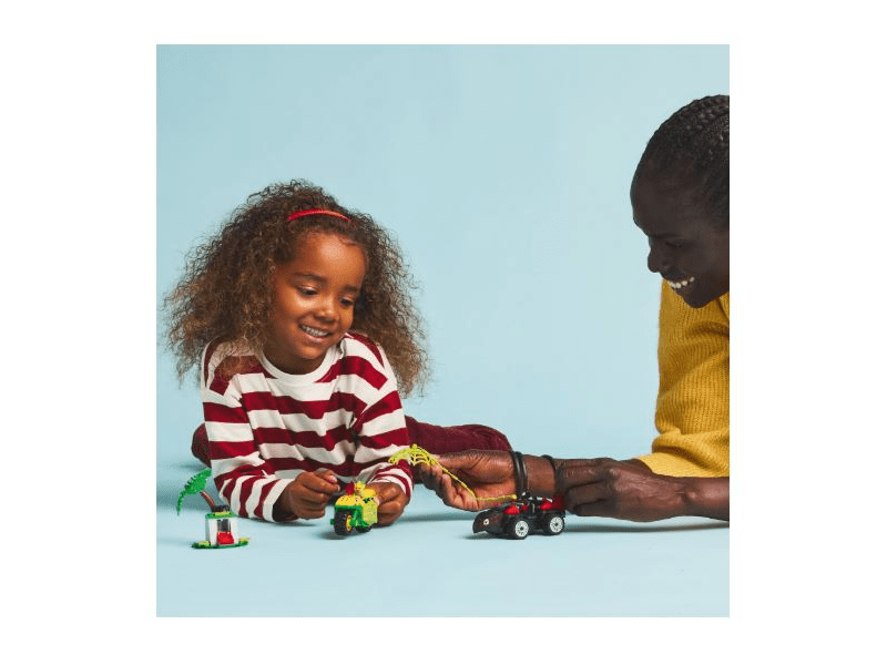 LEGO® Marvel Spin és Electro: Üldözés a dinójárművel (11198)