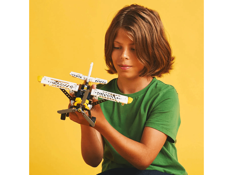 LEGO® Technic mali avion (42198)