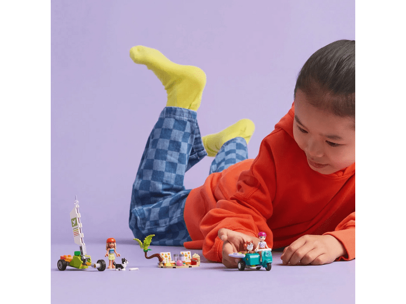 LEGO® Friends Psi koji surfaju i avanture na skuteru (42641)