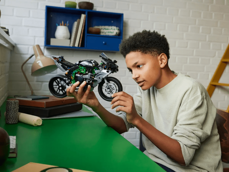 LEGO TECHNIC KAWASAKI NINJA H2R MOTORKER