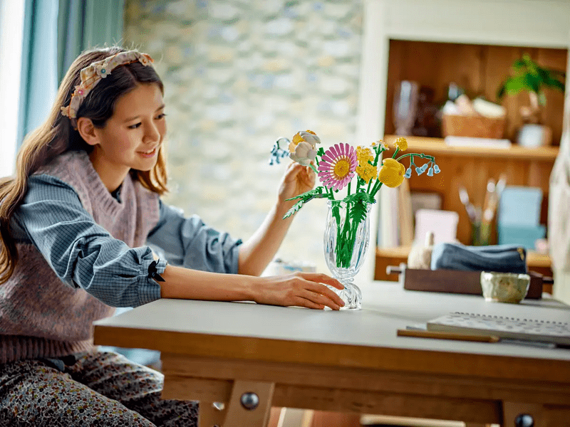 LEGO® Botanicals Napsárga virágcsokor (10347)