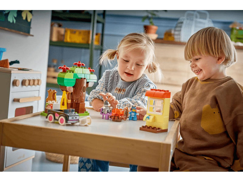 LEGO® DUPLO® Bluey Pizzáslányok: Gombóc és Bluey (10469)