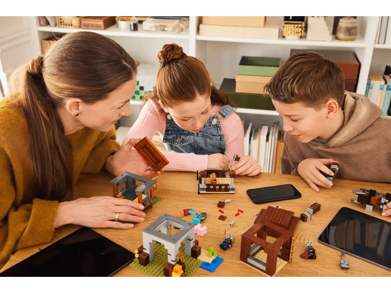 LEGO® Minecraft® Pljačkaševa stražarnica i Uništavač (21278)