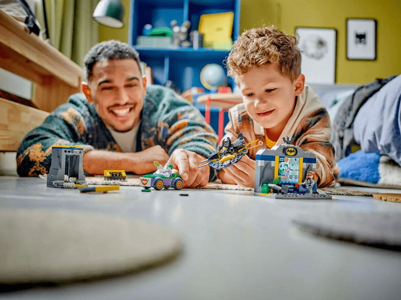 LEGO® DC A Denevérbarlang™, Batman™, Batgirl™ és Joker™ (76272)