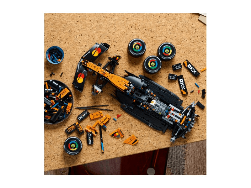 LEGO® Technic McLaren MCL39 F1® automobil (42228)