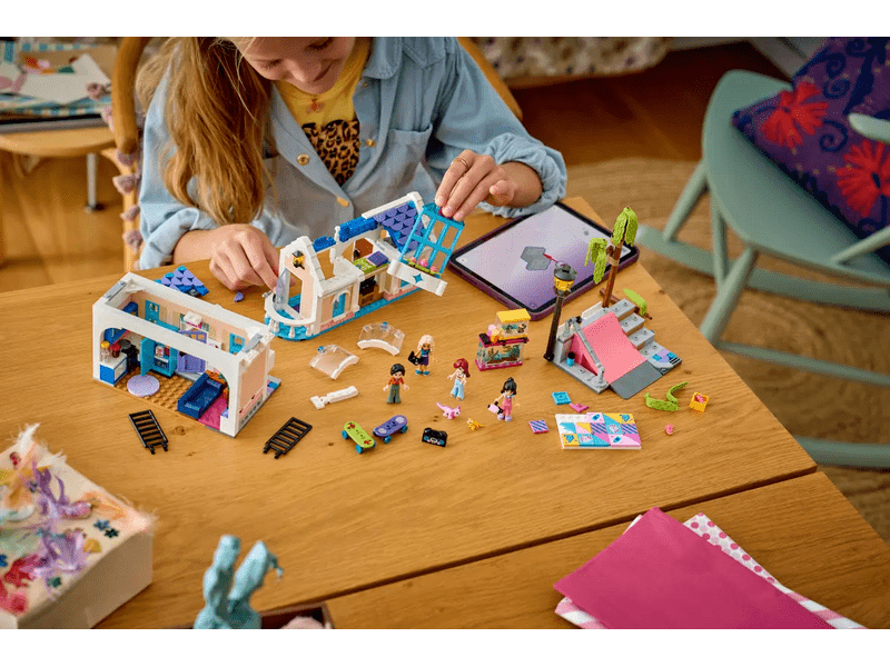 LEGO® Friends Liann családi háza (42687)