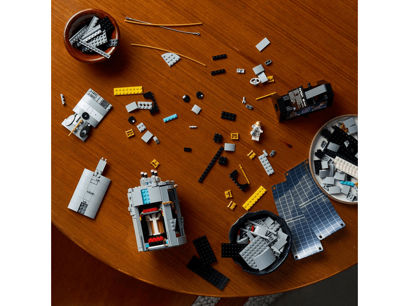 LEGO® Icons Hubble űrtávcső (11382)