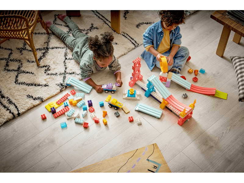 LEGO® DUPLO® Városi kalandok 3 az 1-ben kreatív ugratók és járművek (10478)