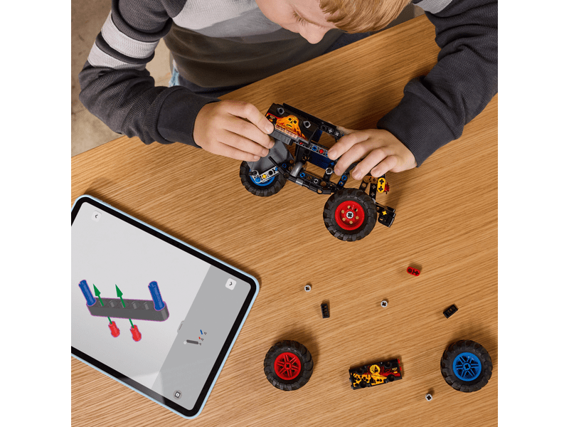 LEGO® Technic Monster Jam™ Grave Digger™ tűz és jég (42219)