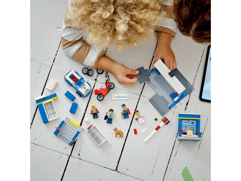 LEGO® City Hajsza a rendőrkapitányságon (60370)