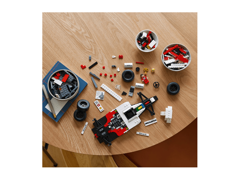 LEGO® ikone McLaren MP4/4 i Ayrton Senna (10330)