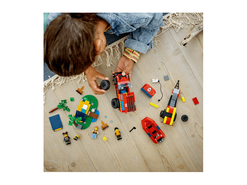 LEGO® City 4x4 vatrogasno vozilo sa spasilačkim čamcem (60412)