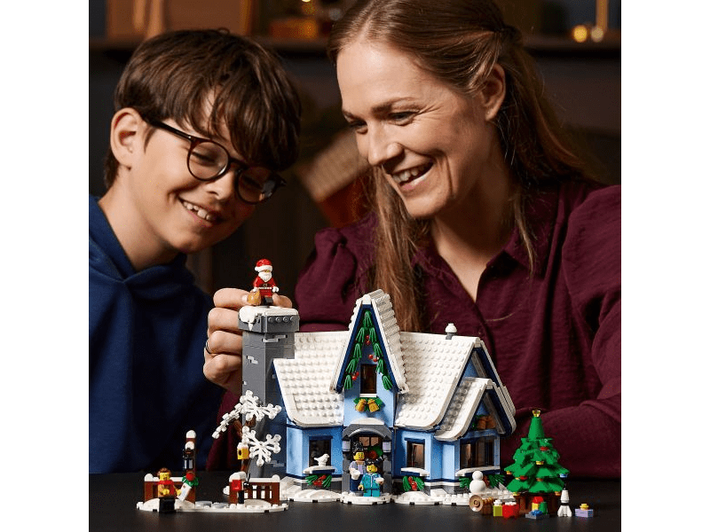 LEGO® Icons A Mikulás látogatása (10293)