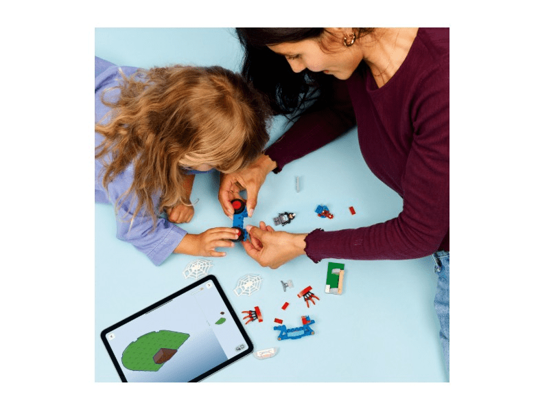 LEGO® Marvel Póki és csodálatos barátai Motorkerékpáros Pókember vs. Rhino (11206)