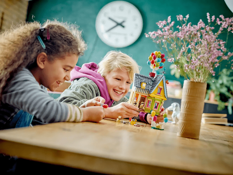 LEGO® Disney és Pixar „Fel!” ház (43217)