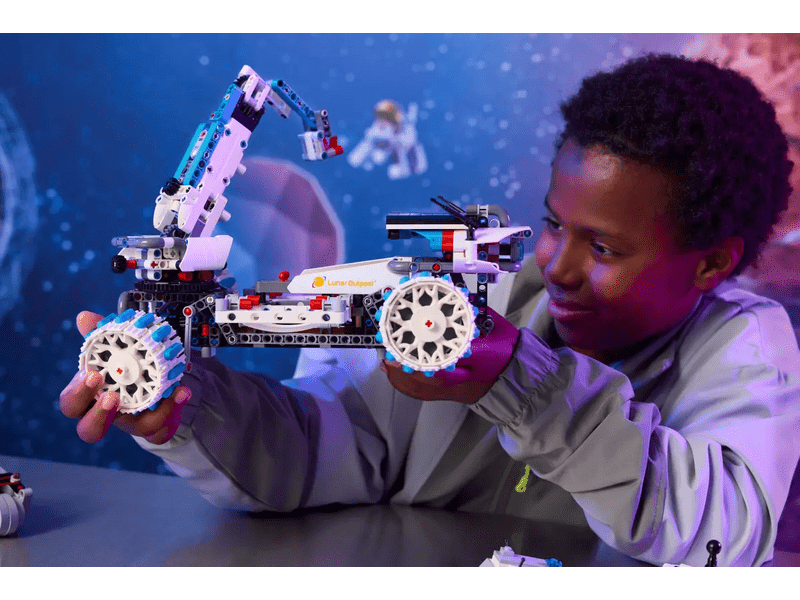 LEGO® Technic Lunar Outpost™ Lunar Rover (42211)