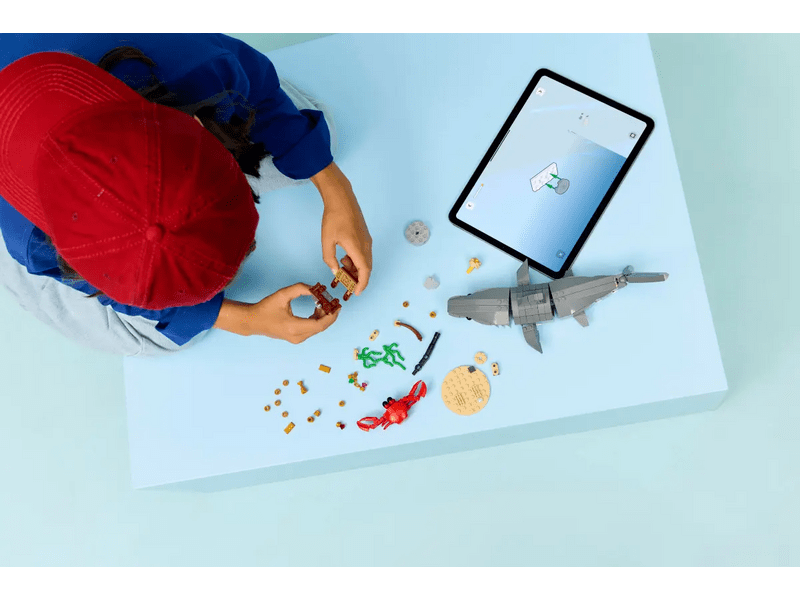 LEGO® Creator Veszedelmes cápa egy kincsesládával (31381)