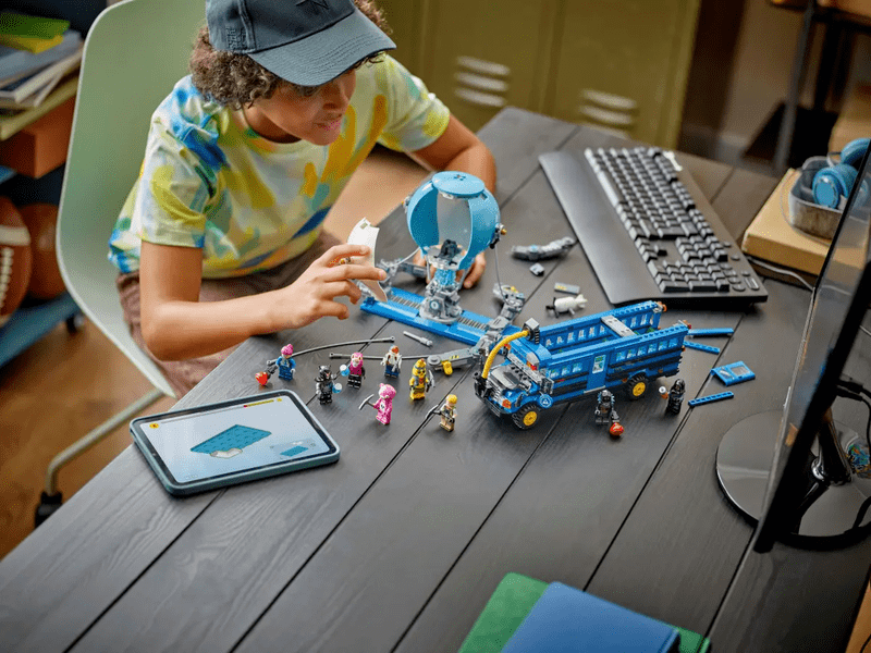 LEGO® Fortnite Battle Bus (77073)