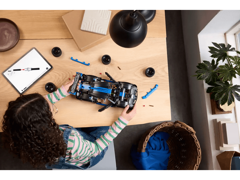 LEGO® Technic Porsche GT4 e-Performance Race Car (42176)