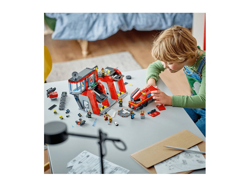 LEGO® City Vatrogasna postaja s vatrogasnim vozilom (60414)