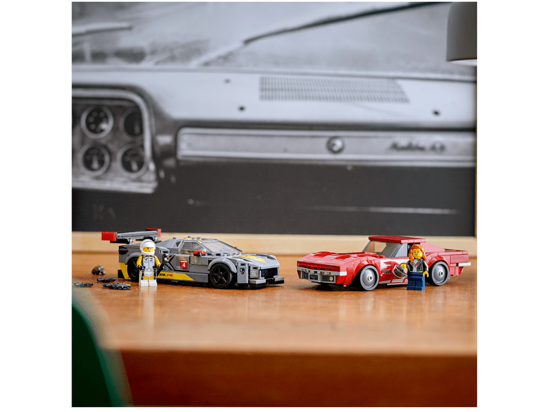 LEGO® Speed Champions Chevrolet Corvette C8.R Race Car és 1969 Chevrolet Corvette (76903)