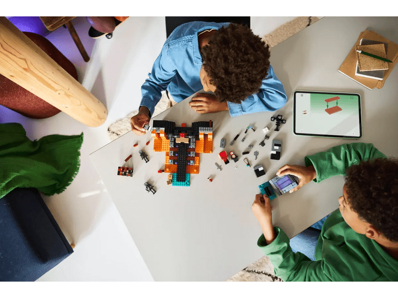 LEGO® Minecraft® Csata a Sorvasztókkal (21590)