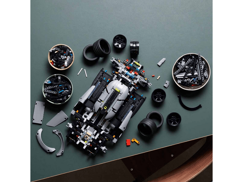 LEGO® Technic PEUGEOT 9X8 24H Le Mans Hybrid Hypercar (42156)